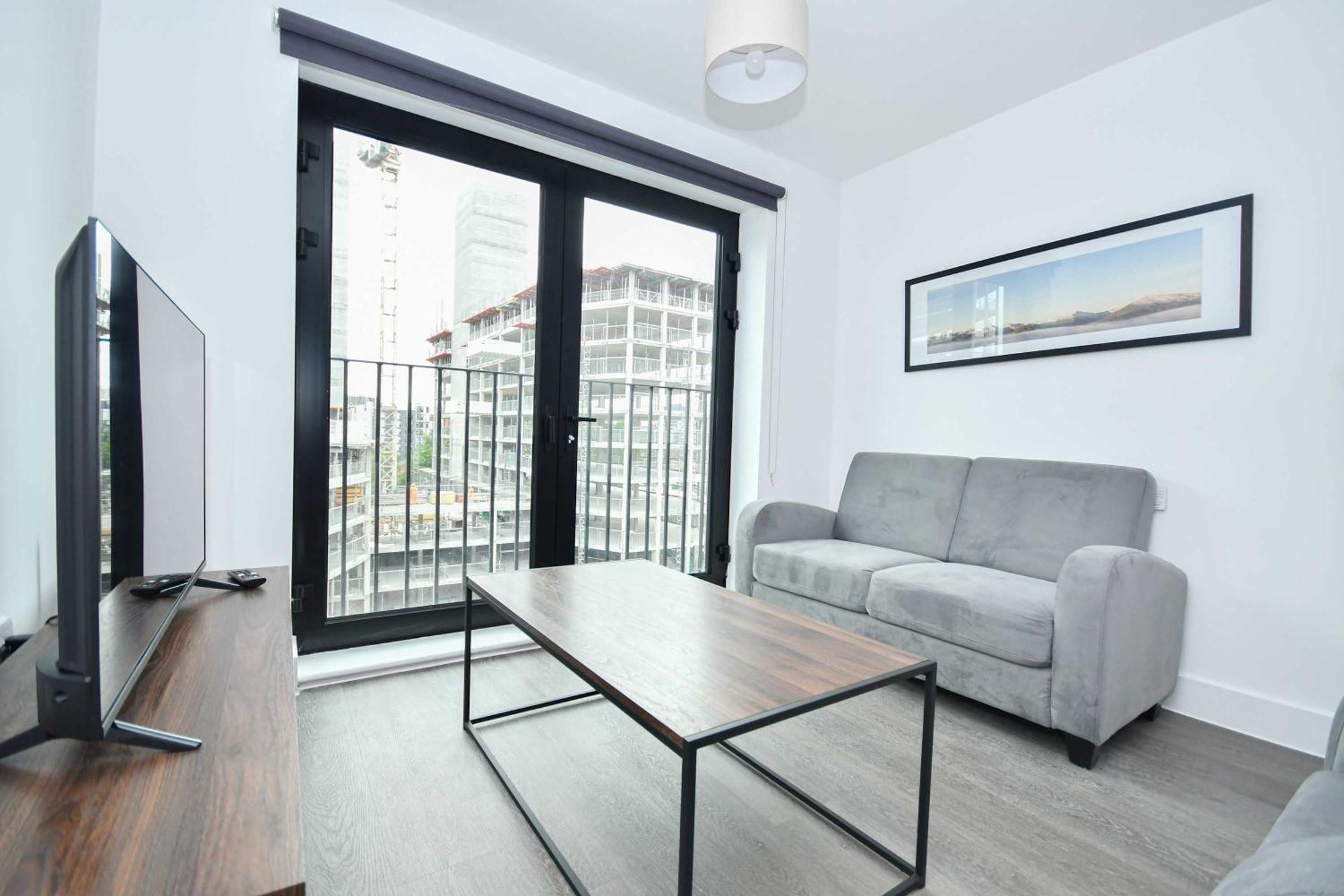 Modern & Stylish 1 Bed In Apartment *