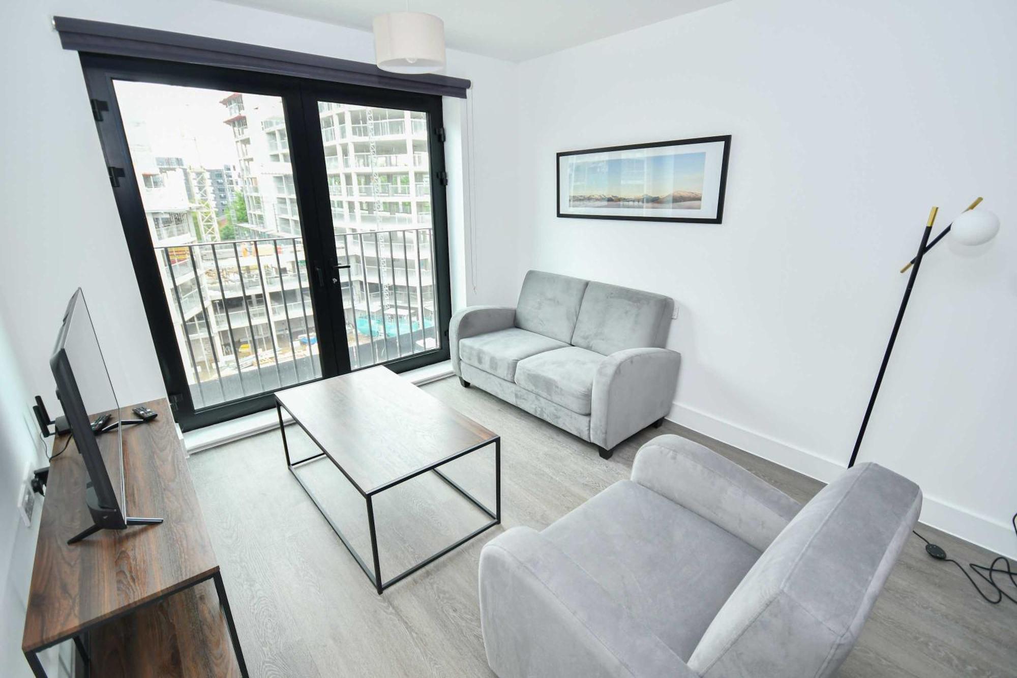 Modern & Stylish 1 Bed In Apartment *